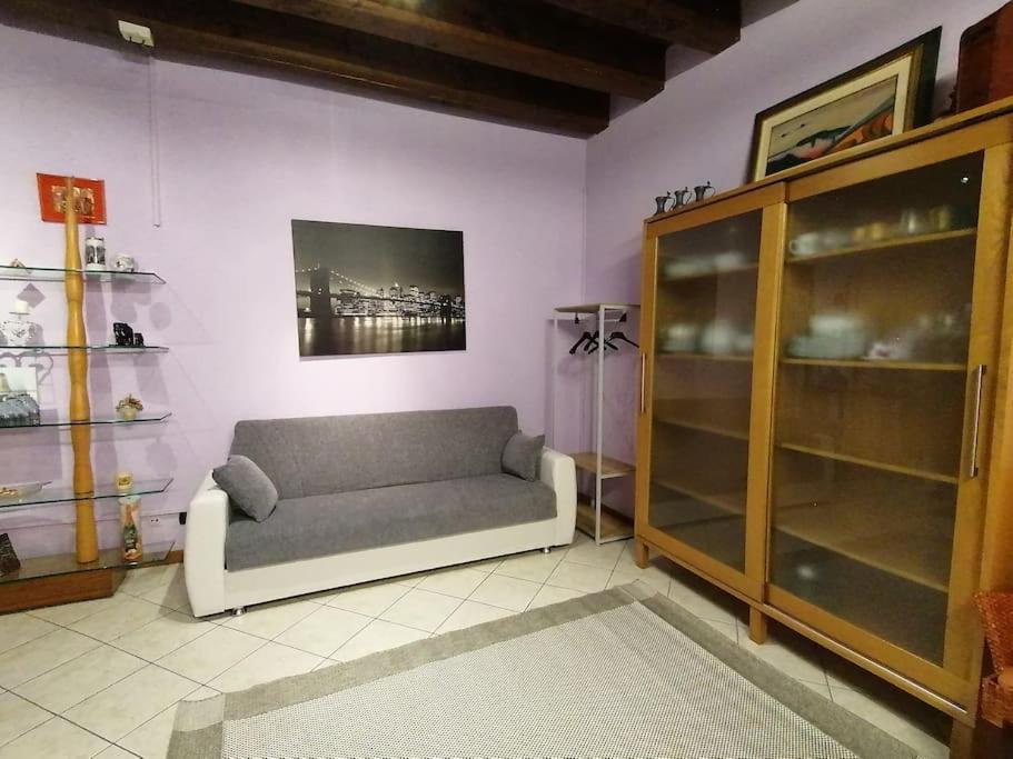 Appartamento Monolocale In Piazza Isolo Verona Esterno foto