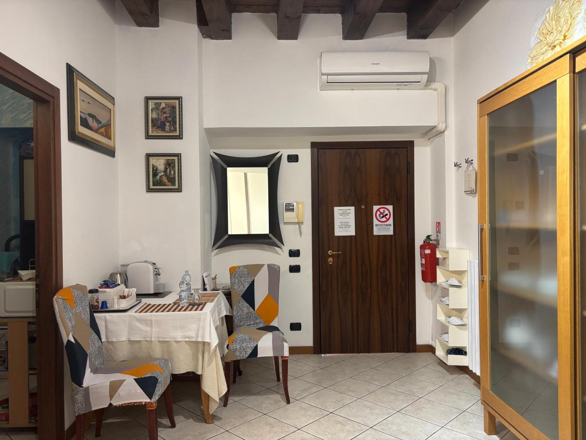 Appartamento Monolocale In Piazza Isolo Verona Esterno foto